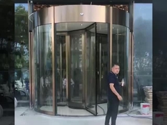 Γρήγορη και ασφαλής μεταφορά Μηχανοκίνητη περιστρεφόμενη πύλη με σχεδιασμό με κινητήρα