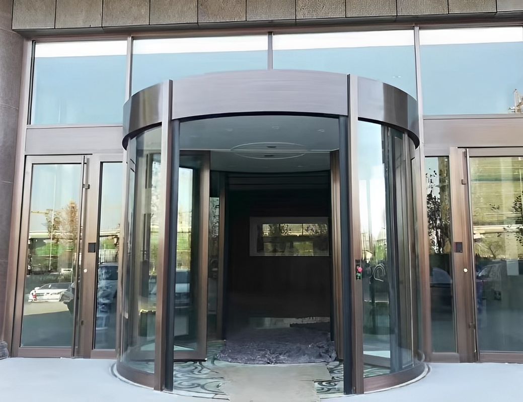 Ποικιλία υλικών και χρωμάτων για αυτόματες περιστρεφόμενες πόρτες