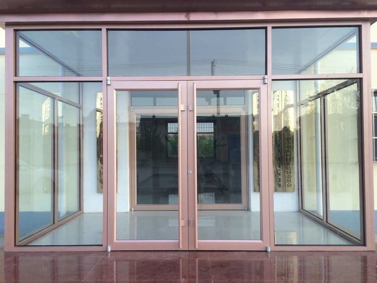 Ατσάλι αλουμινίου εξωτερικό διπλό πάτωμα άνοιγμα αυτόματη κλίση πόρτες 72x96 ODM